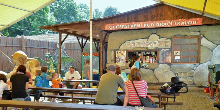 Vstup do strašidelného zámku Draxmoor s fantastickou expozicí a 3D kinem