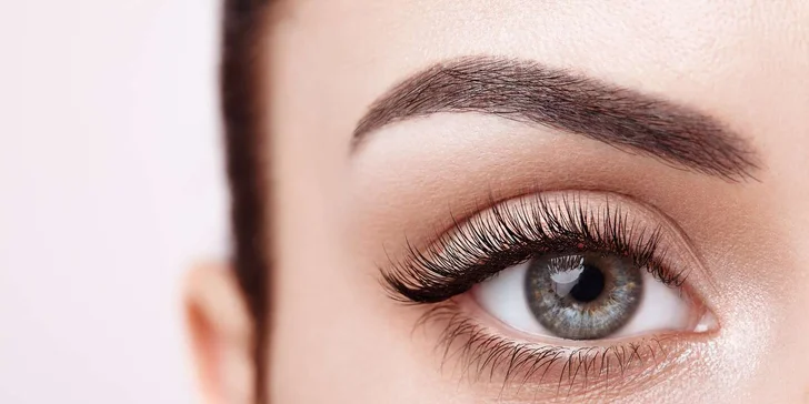 Neodolatelný pohled: Lash lifting a péče o řasy