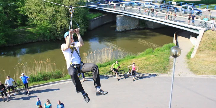 Adrenalinová jízda 60m lanovkou přes Baťův kanál: jednou i třikrát tam a zpět, pro děti i dospělé