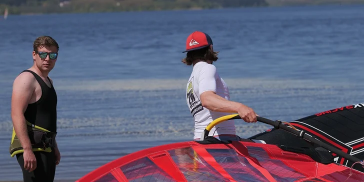 Windsurfingový kurz pro pokročilé s mistrem Česka a Rakouska Petrem Čechem