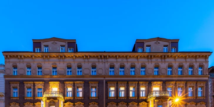 Moderní hotel v secesní budově blízko Václavského náměstí: snídaně i poukaz do baru