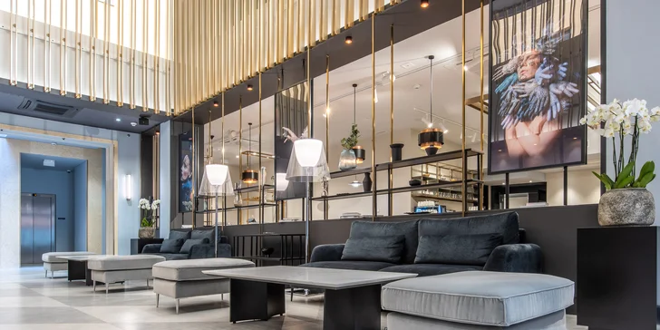 Moderní hotel v secesní budově blízko Václavského náměstí: snídaně i poukaz do baru