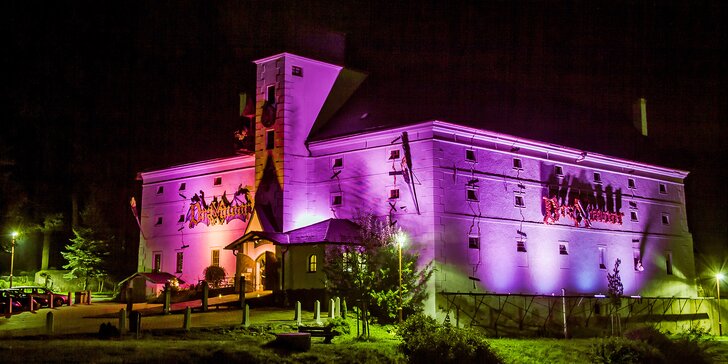 Vstup do strašidelného zámku Draxmoor s fantastickou expozicí a 3D kinem