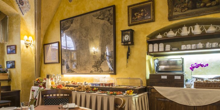 Historický hotel u Staromáku: až 5 nocí na úrovni, snídaně, drink