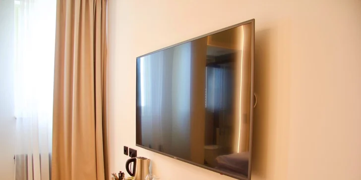 Pobyt u Petřínských sadů v Praze: moderní hotel, pokoj Superior a snídaně