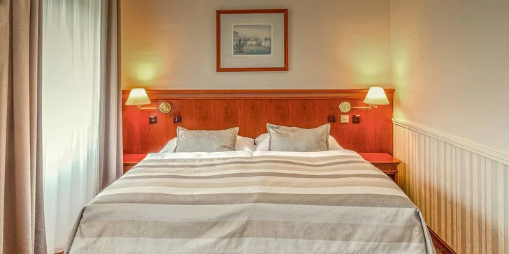 4* hotel Adria na Václavském náměstí: pokoj s výhledem do zahrady, snídaně a večeře u Pinkasů