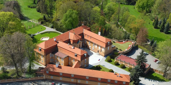 Zámecký pobyt pro dva: snídaně i 3chodová večeře a relaxace v sauně