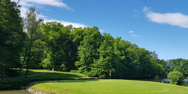 Čtyřhvězdičkový pobyt v hotelu Zámek Štiřín: jídlo, wellness i masáže nebo golf
