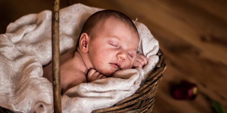 3–5 hod. newborn focení miminek i sourozenců v ateliéru, výsledkem 5–15 upravených fotografií