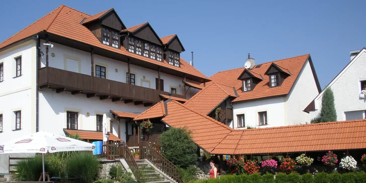 Aktivní pobyt v penzionu se snídaní pro 2–4 osoby:, hřiště, tělocvična i půjčovna kol