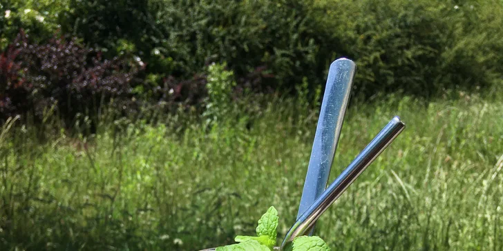2 nápoje dle vašeho výběru z nabídky: skořicové cappuccino, studené frappe nebo limonáda