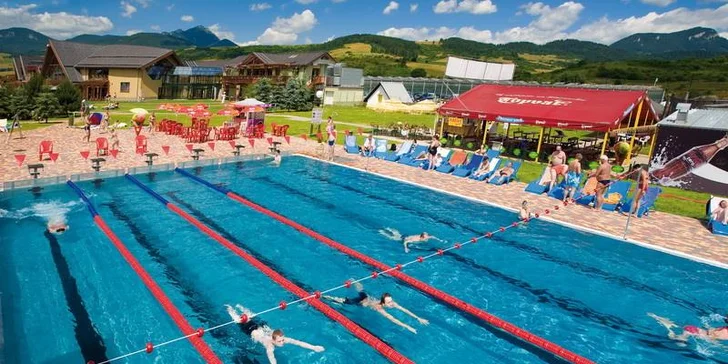 Busem na Slovensko: celodenní pohoda v obřím termálním parku v Bešeňové