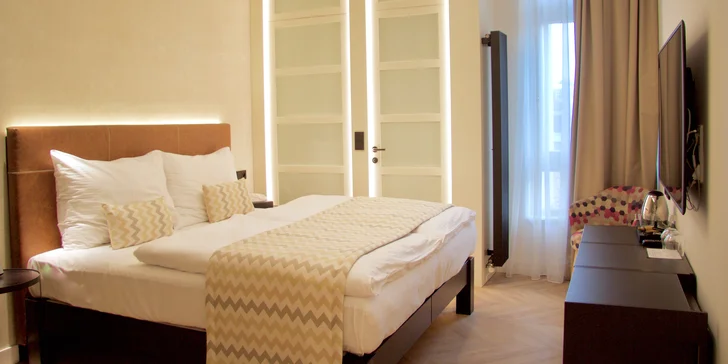 Pobyt pod Petřínem: zrekonstruovaný hotel, výhled do Kinského zahrady a snídaně