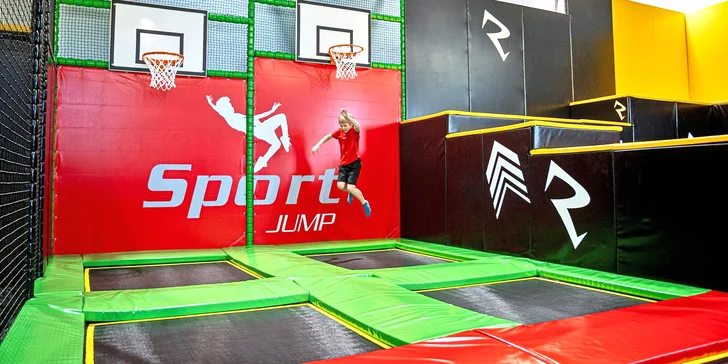 90 minut zábavy: trampolíny pro děti a wellness s bazénem pro dospělé