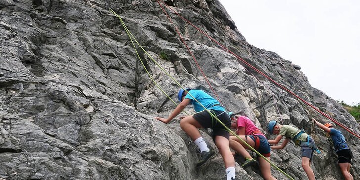 Základní celodenní skupinový kurz lezení na skalách pro 1 nebo 2 osoby