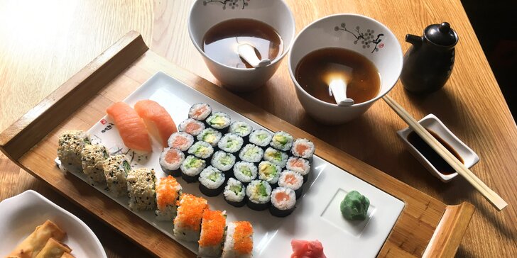 Sushi menu i s polévkou nebo minizávitky: 24 až 53 kousků