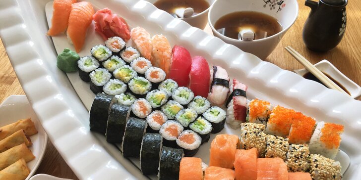 Sushi menu i s polévkou nebo minizávitky: 24 až 53 kousků