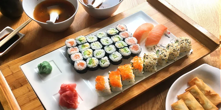 Sushi menu i s polévkou nebo minizávitky: 24 až 53 kousků