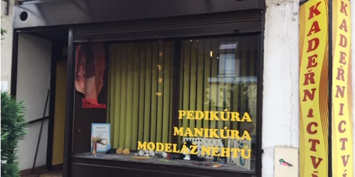 Krásné a zdravé nehty: klasická manikúra s možností lakování nebo gelové nehty