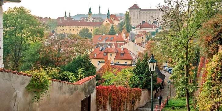 Procházka s průvodcem tajemnými Hradčany i oběd ve středověké krčmě a hra pro děti