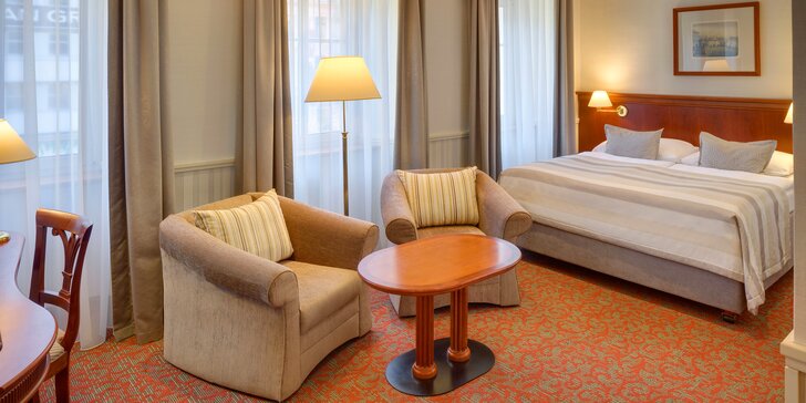4* hotel Adria na Václavském náměstí: pokoj s výhledem do zahrady, snídaně a večeře u Pinkasů