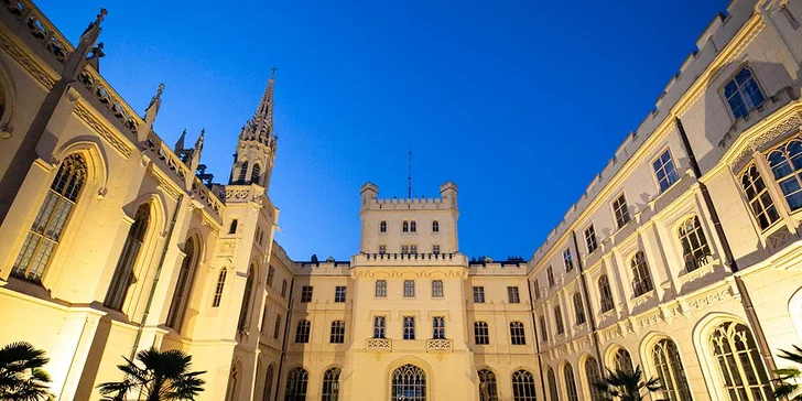Za krásami Lednicko-valtického areálu: výlet s dopravou, program i sklípek