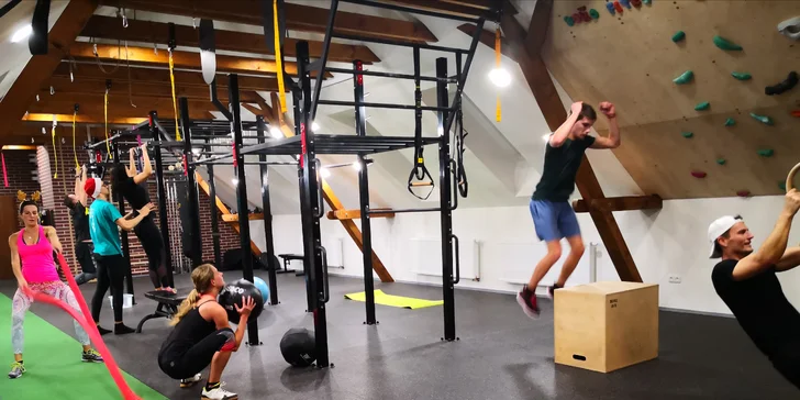 Přijďte si vytvarovat tělo: 1-5 vstupů na lekce TRX a tabaty