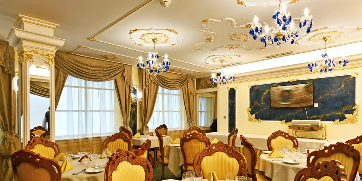Dokonalá večeře pro 2 os. v hotelu General: hovězí steak či máslová ryba a další chody