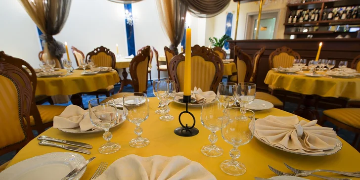 Dokonalá večeře pro 2 os. v hotelu General: hovězí steak či máslová ryba a další chody