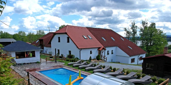 Pobyt v penzionu u Lipna s polopenzí a vířivkou