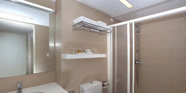 100 m od pláže, all inclusive, bazény, sport a zábava pro malé i velké, 1 dítě do 12,99 let zdarma