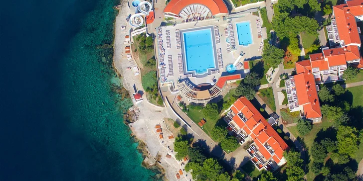 4* resort v blízkosti Puly na Istrii: 100 m na pláž, bazény a skvělé zázemí pro děti