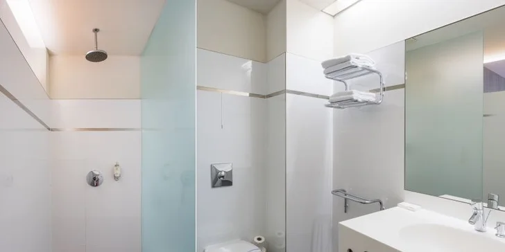 4* pobyt na Žižkově: moderní hotel, snídaně a objevování Prahy