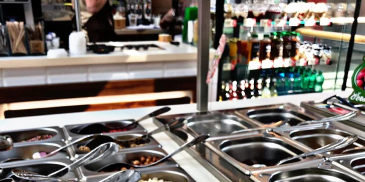 Otevřené vouchery na 80–300 Kč do Yobaru v Hradci: frozen yogurty, káva, koktejly i dezerty