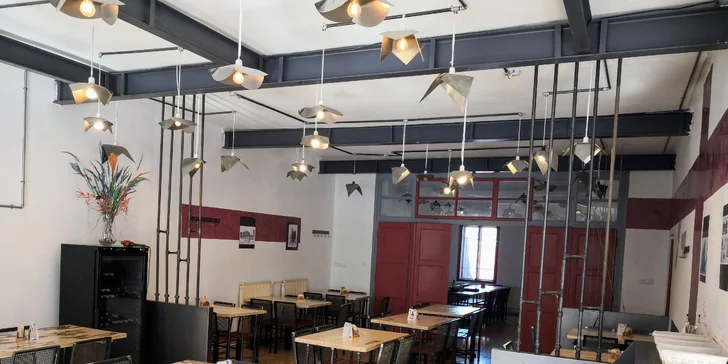 Dobrota s sebou: hlavní chod a polévka z poledního menu v restauraci Lidový dům