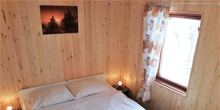 Relax pro 2–6 osob v apartmánu v Krušných horách: bazén, ohniště i dětské hřiště s trampolínou