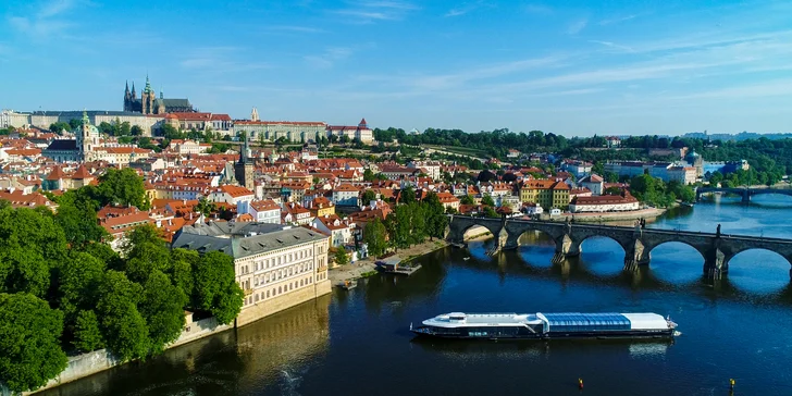 Velká vyhlídková plavba Prahou: 2 hodiny na palubě lodi pro dospělé i děti