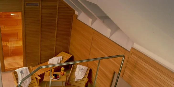 2 hod. relaxu v privátním wellness pro 2–4 osoby: finská sauna, hydromasážní whirlpool i relaxační zóna