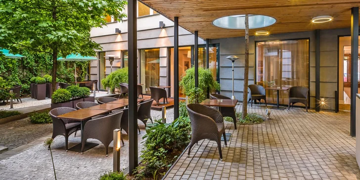 4* pobyt pár minut od Karlína: moderní nový hotel, snídaně a objevování Prahy