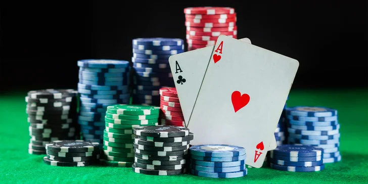 Vyhrávejte všechny sázky: online pokerová škola pro začátečníky