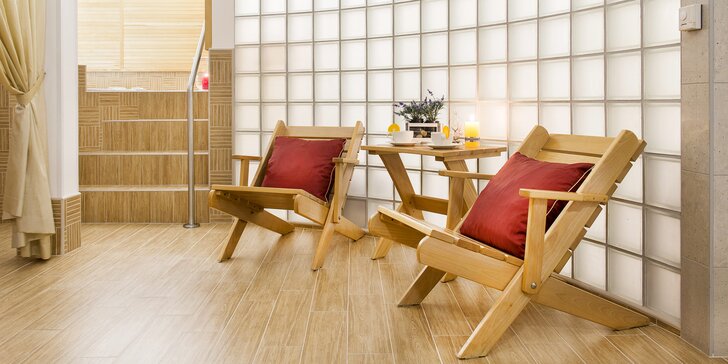 2 hod. relaxu v privátním wellness pro 2–4 osoby: finská sauna, hydromasážní whirlpool i relaxační zóna