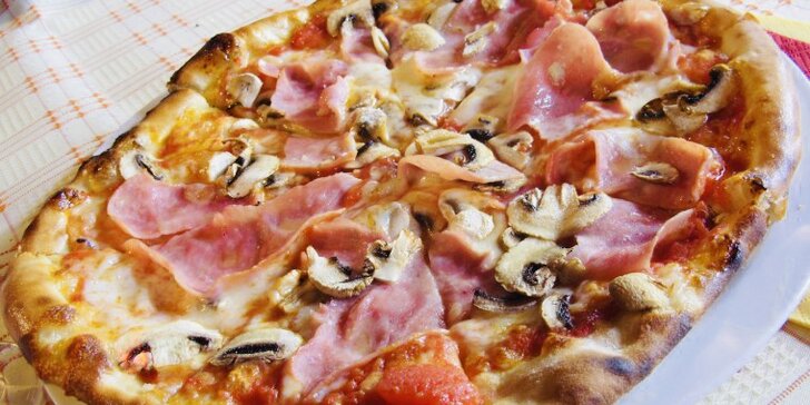 Karel IV. doporučuje: Pizza nebo těstoviny a dezert v restauraci v centru Prahy
