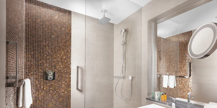 5* pobyt v hotelu Hilton u Vltavy: snídaně, neomezený wellness a pozdní check-out