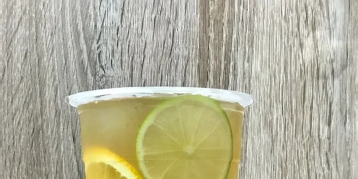 Letní fresh drink podle výběru: smoothie, džus, mléčný čaj nebo fresh tea