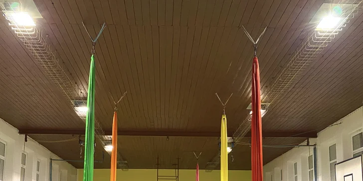 Příměstské akrobatické tábory: Aerial Silks, Aerial Hoop, gymnastika a spoustu další zábavy