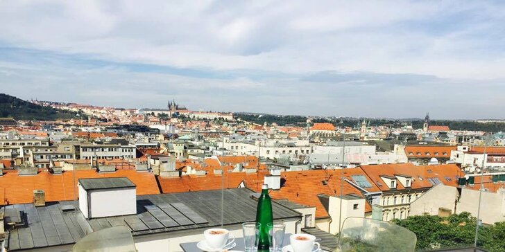 Přímo na Václavském náměstí: pobyt se snídaní v centru Prahy pro 2 osoby