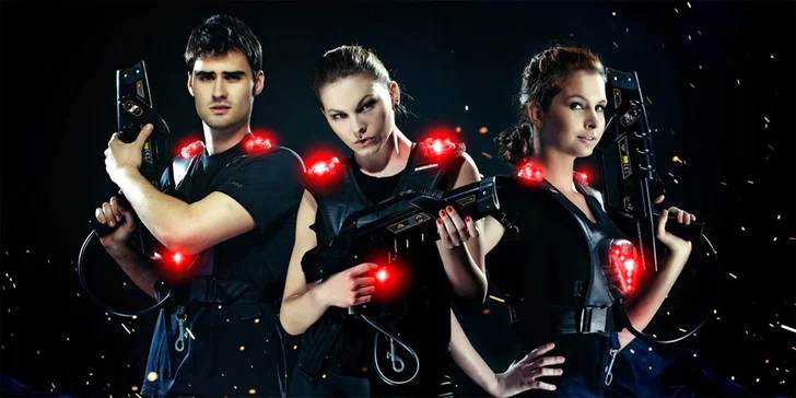 Letní střílečka v laser game aréně LazerFun: hra pro 1, 4, 6, 8 nebo 12 osob