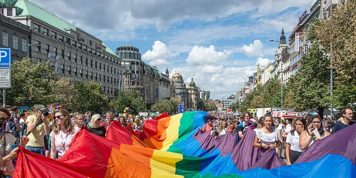 Podpořte vznik výstavy o životě LGBTI+ starších lidí, kterou organizuje ŽIVOT 90