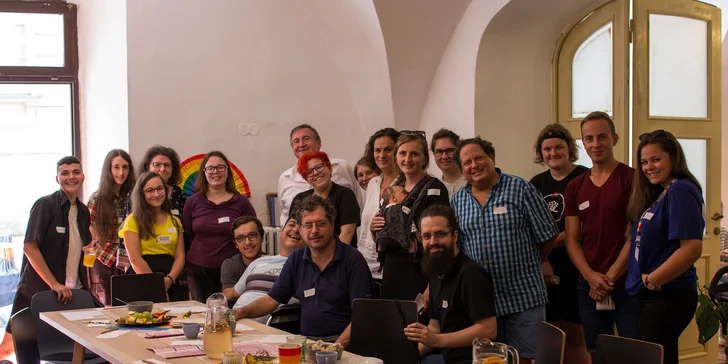 Podpořte vznik výstavy o životě LGBTI+ starších lidí, kterou organizuje ŽIVOT 90