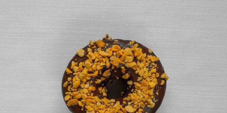 Donut či dva a káva k tomu v pardubickém OC Atrium: espresso i cappuccino, plněné a neplněné dezerty